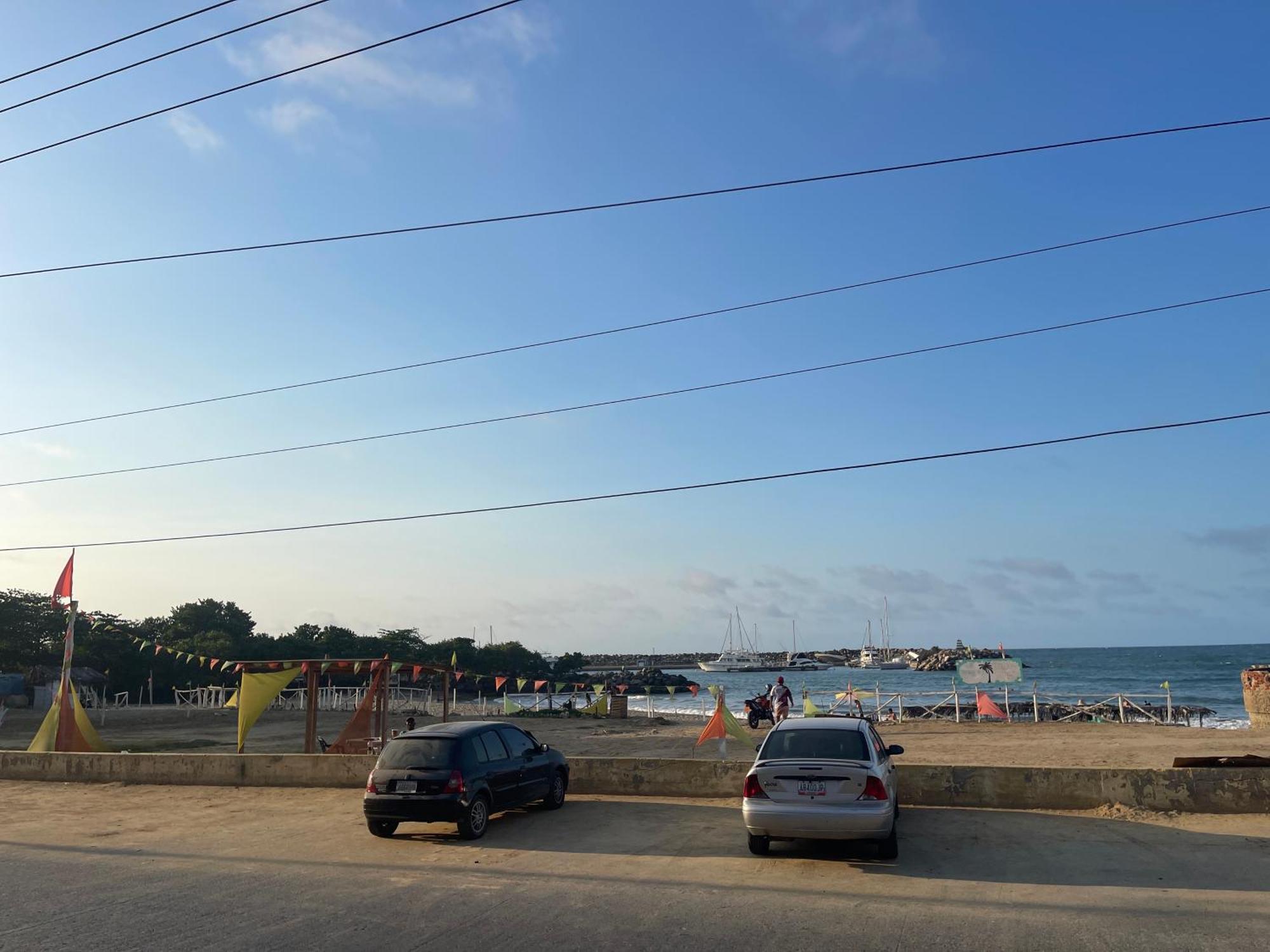 Hotel Brisas Del Mar 2022 Catia La Mar Dış mekan fotoğraf